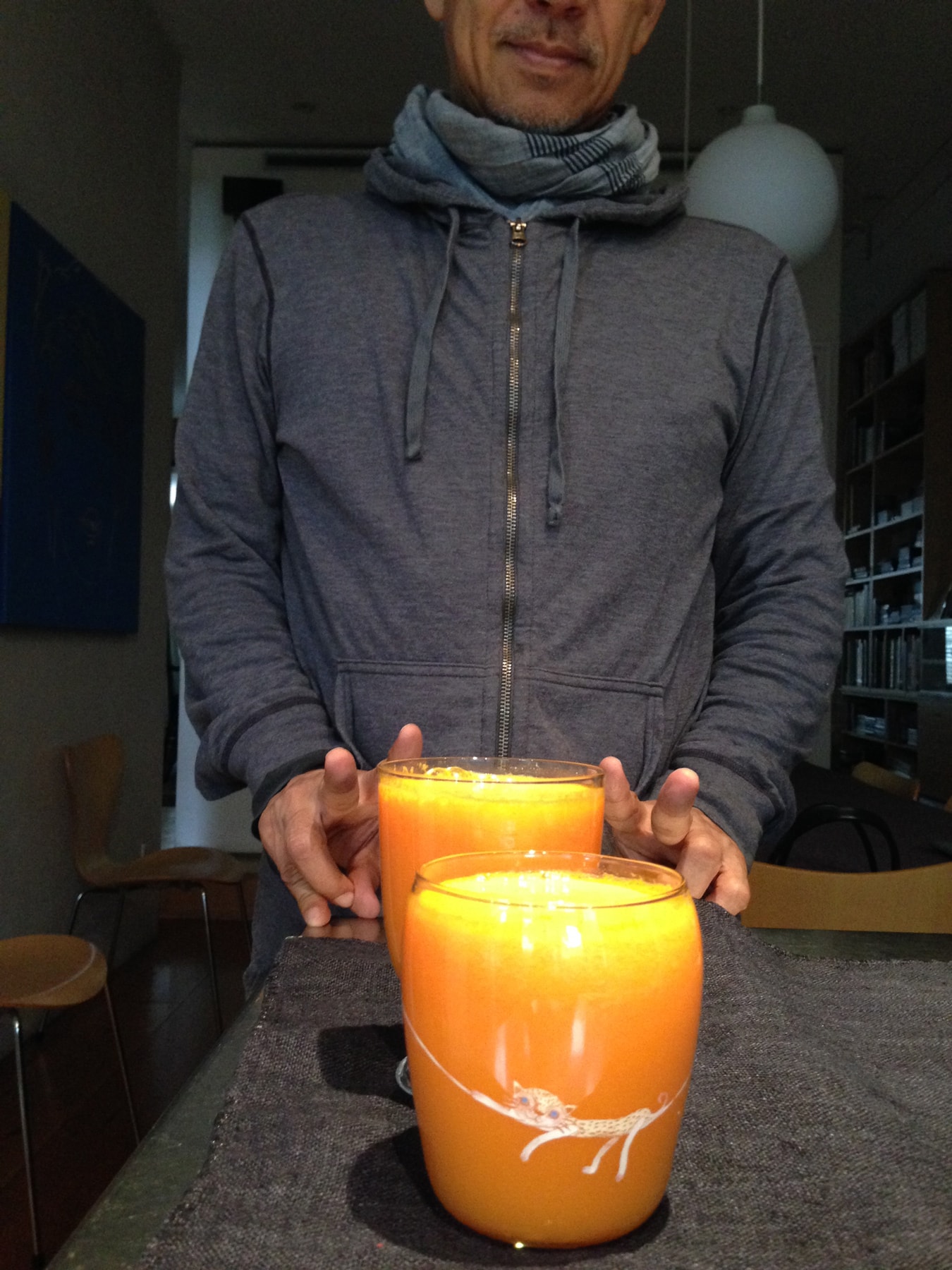 아침 식사는 당근, 사과, 레몬, 생강 주스를 마신다(사진제공 : Kab Inc)