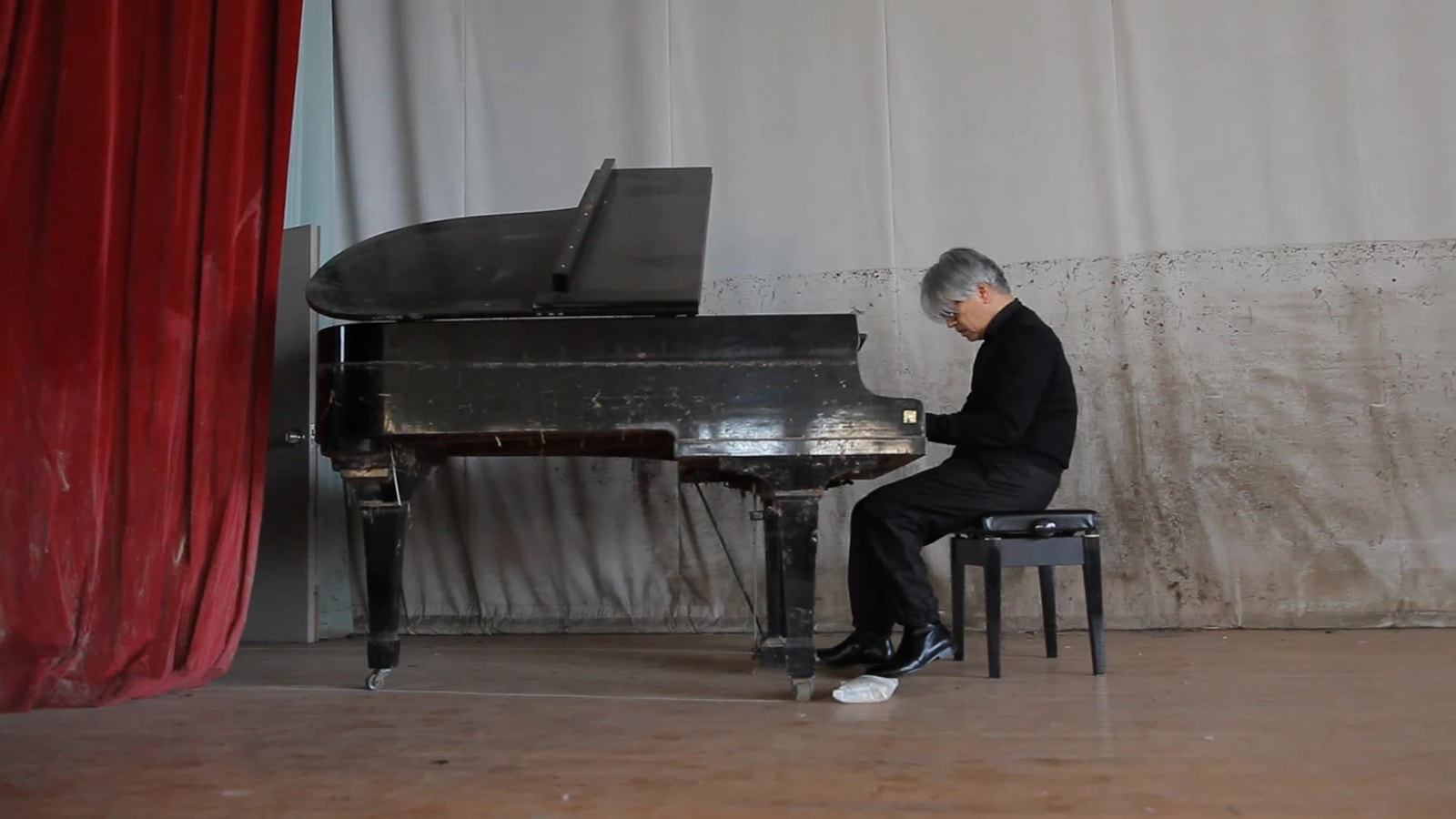 Ryuichi Sakamoto : CODA © 2017 SKMTDOC, LLC